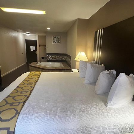 Baymont By Wyndham Port Arthur - Groves Area Εξωτερικό φωτογραφία