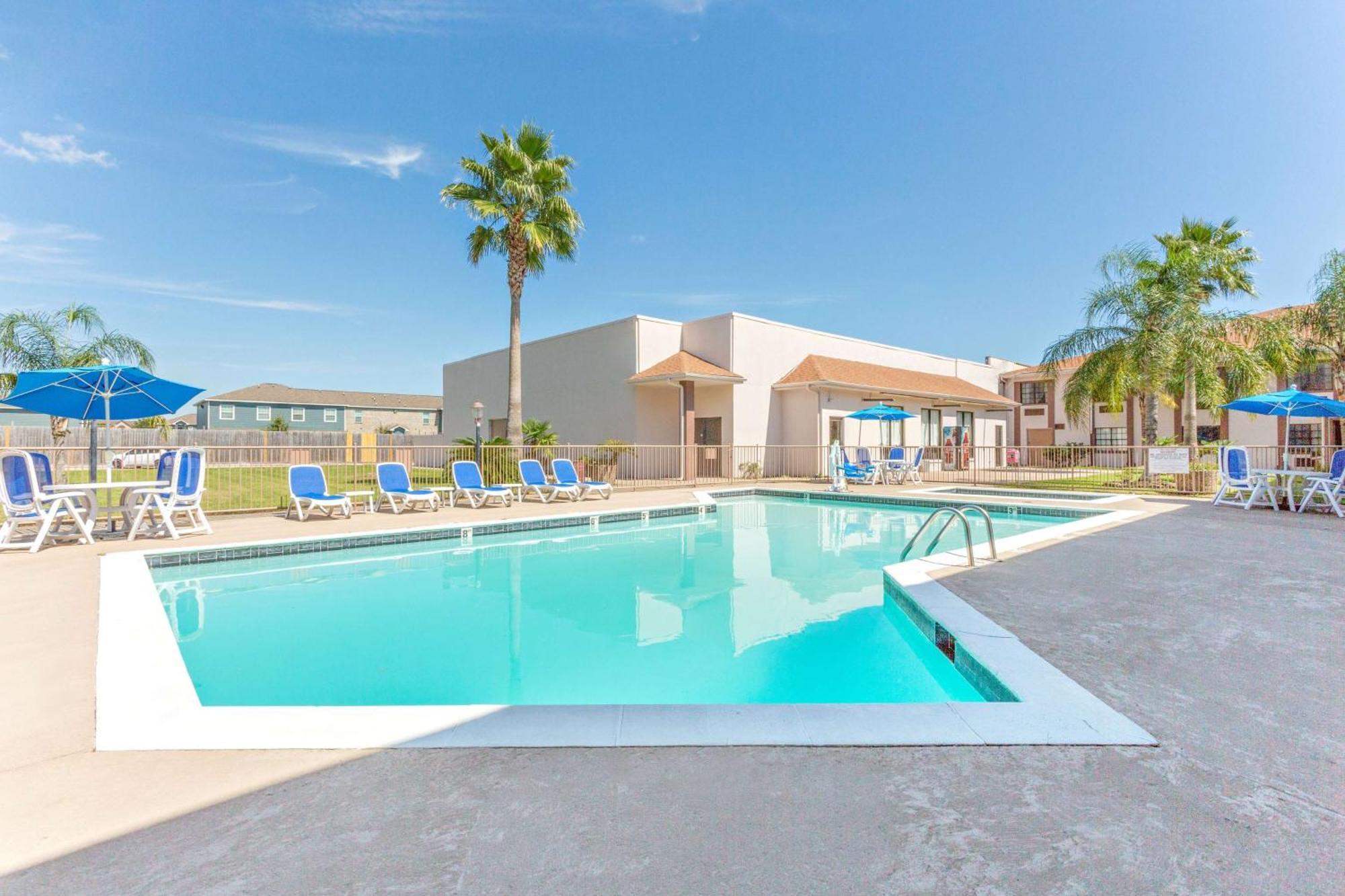 Baymont By Wyndham Port Arthur - Groves Area Εξωτερικό φωτογραφία
